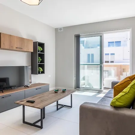 New & Located 3 Double Bedroom - Close To Amenities Is-Swieqi